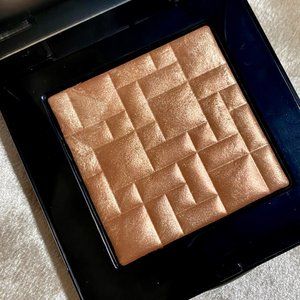 Bobbi Brown Sunkissed Glow Highlighting Powder
